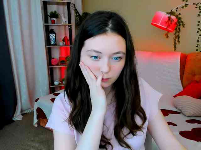 AlluringLookk webcam