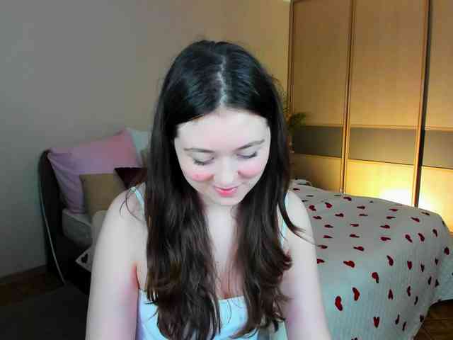 AlluringLookk webcam