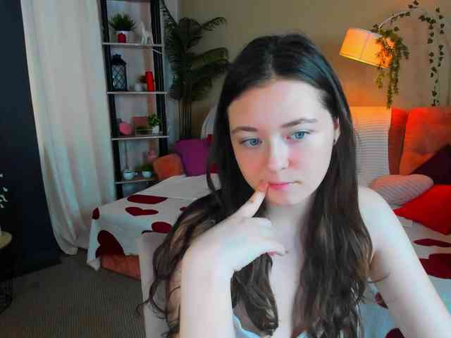 AlluringLookk webcam
