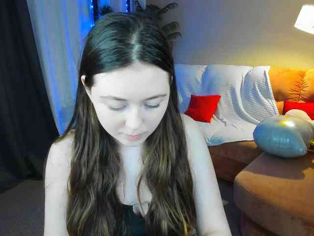 AlluringLookk webcam