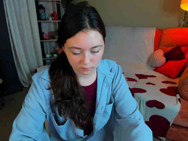 AlluringLookk webcam