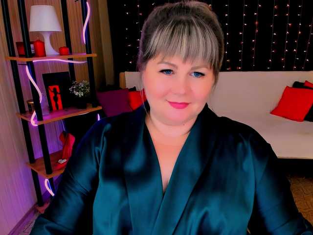 CrystaalStaar live cam on BongaCams