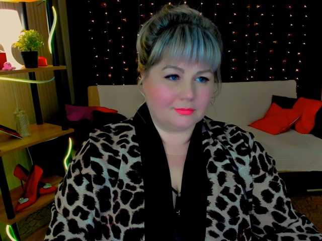 CrystaalStaar live cam on BongaCams