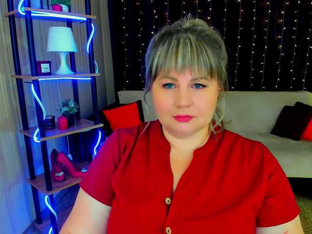 CrystaalStaar live cam on BongaCams