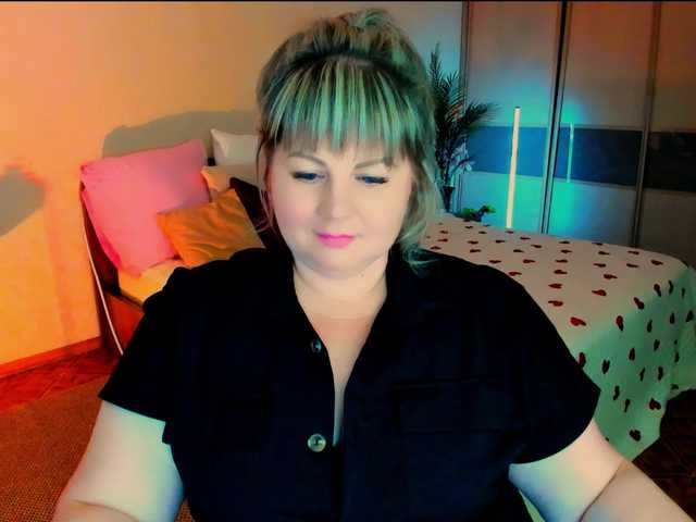 CrystaalStaar live cam on BongaCams
