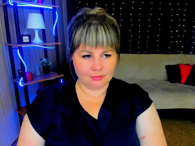 CrystaalStaar live cam on BongaCams