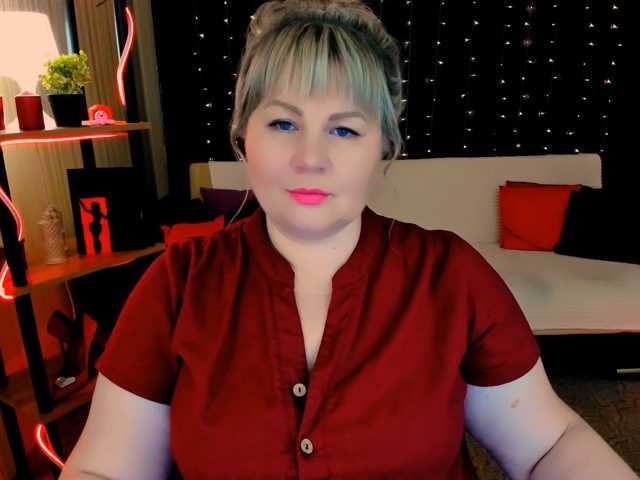 CrystaalStaar live cam on BongaCams