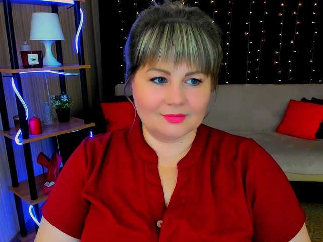 CrystaalStaar live cam on BongaCams