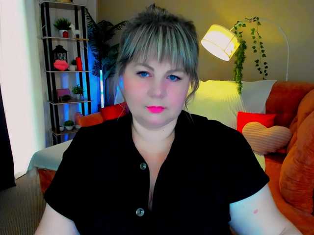 CrystaalStaar live cam on BongaCams