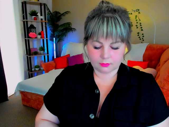 CrystaalStaar live cam on BongaCams