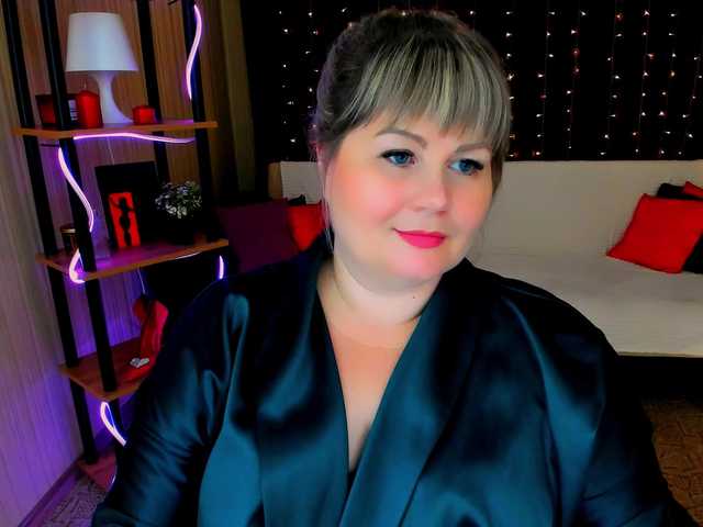 CrystaalStaar live cam on BongaCams