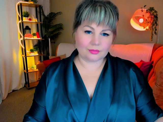 CrystaalStaar live cam on BongaCams