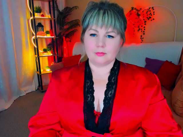 CrystaalStaar live cam on BongaCams