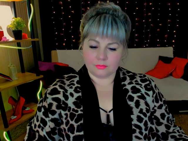CrystaalStaar live cam on BongaCams