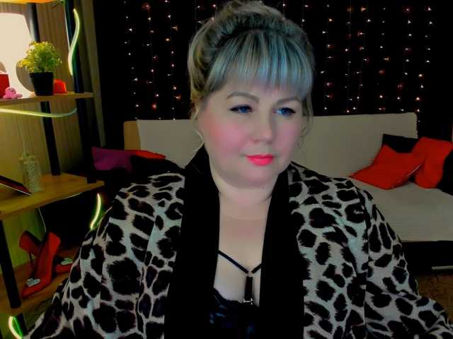 CrystaalStaar live cam preview