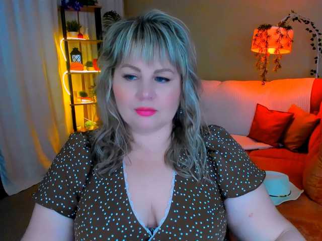 CrystaalStaar live cam preview