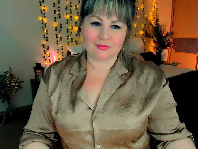 CrystaalStaar live cam on BongaCams