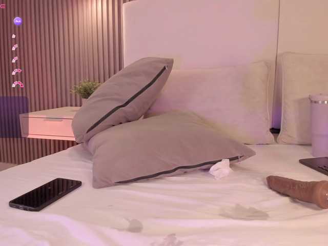 annie-clarkson live cam on BongaCams