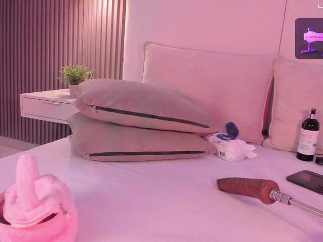 annie-clarkson's BongaCams show and profile