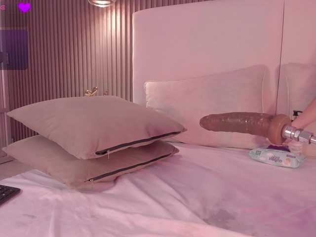 annie-clarkson live cam on BongaCams