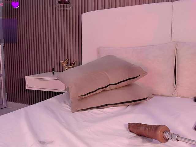 annie-clarkson live cam on BongaCams