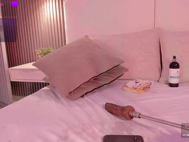 annie-clarkson live cam on BongaCams