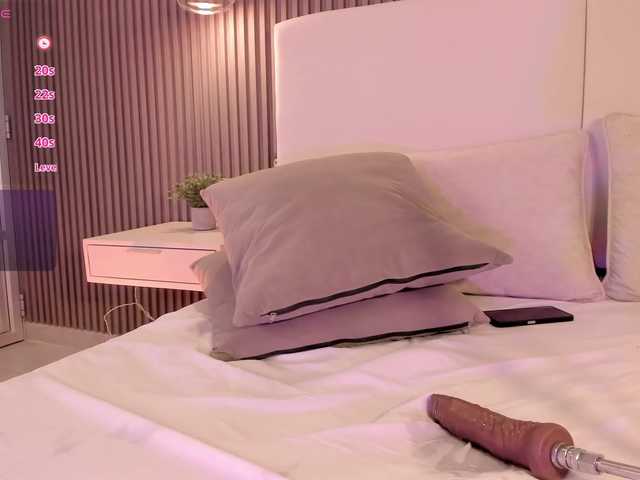 annie-clarkson live cam on BongaCams