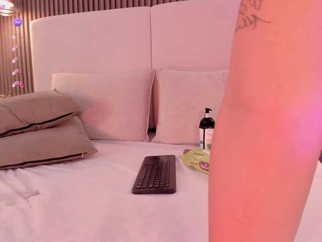 annie-clarkson live cam on BongaCams