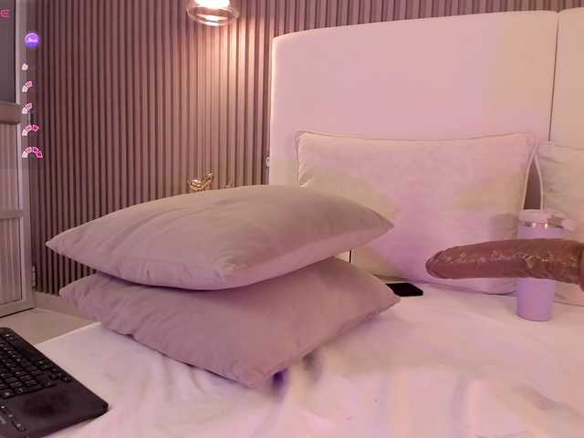 annie-clarkson live cam on BongaCams
