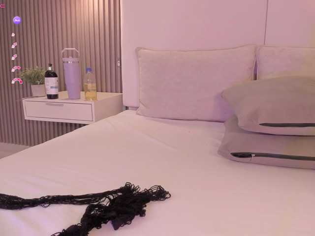 annie-clarkson live cam on BongaCams