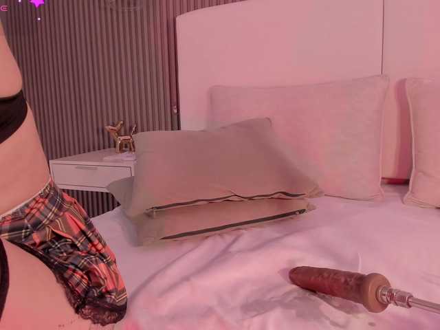 annie-clarkson live cam on BongaCams