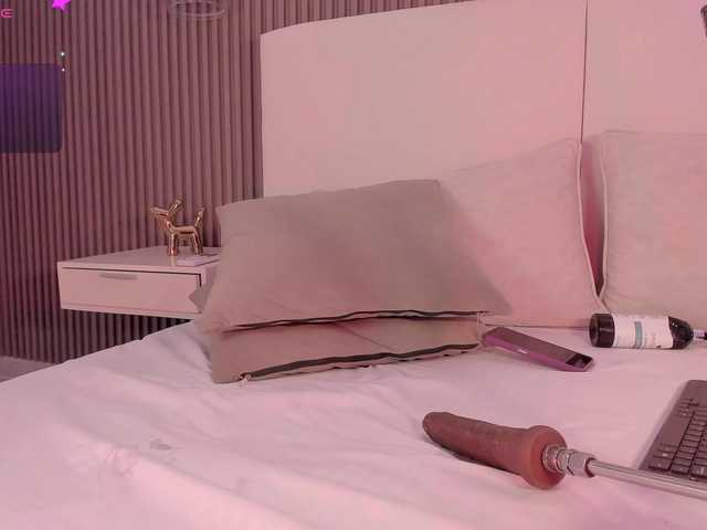 annie-clarkson live cam on UnifiedCams