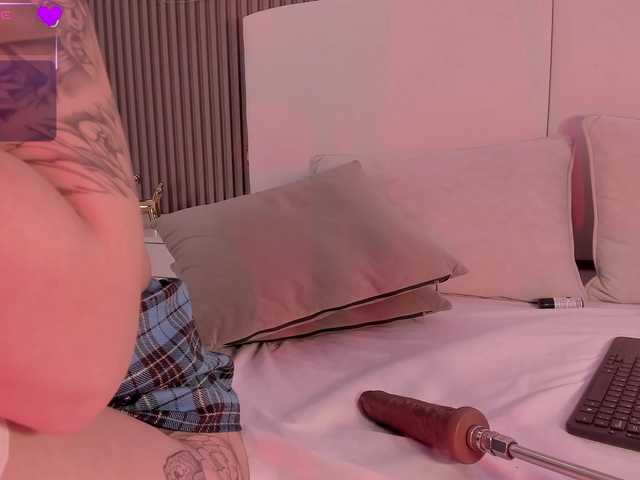annie-clarkson live cam on BongaCams