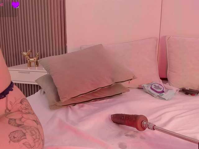 annie-clarkson live cam on BongaCams