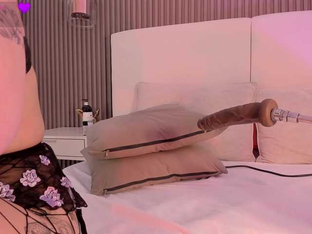 annie-clarkson live cam on BongaCams