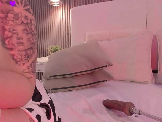 annie-clarkson live cam on BongaCams