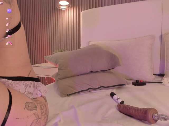 annie-clarkson live cam on BongaCams