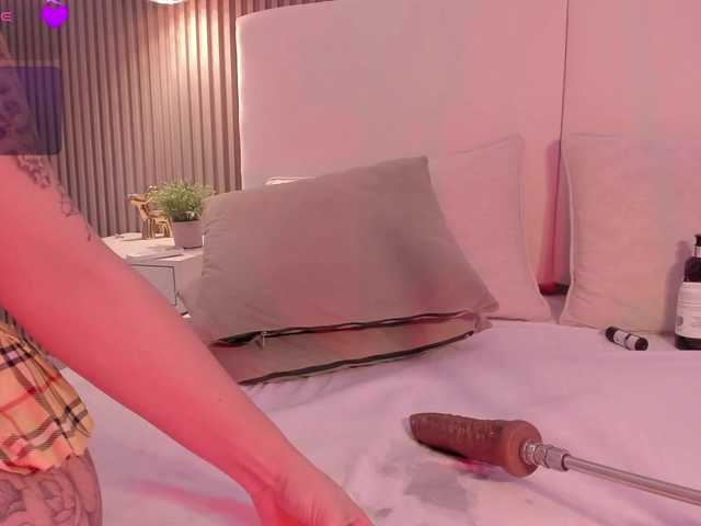 annie-clarkson live cam on BongaCams