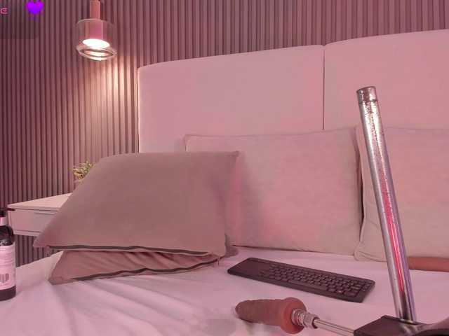 annie-clarkson live cam on BongaCams
