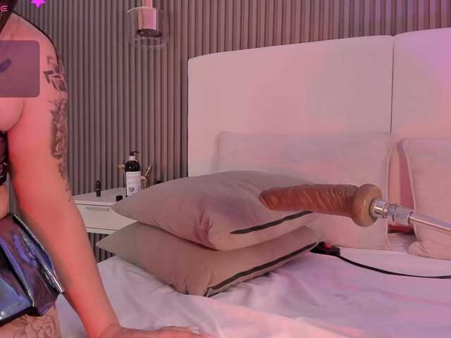 annie-clarkson live cam on BongaCams