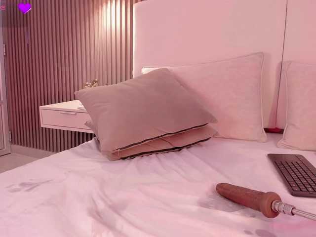 annie-clarkson live cam on BongaCams