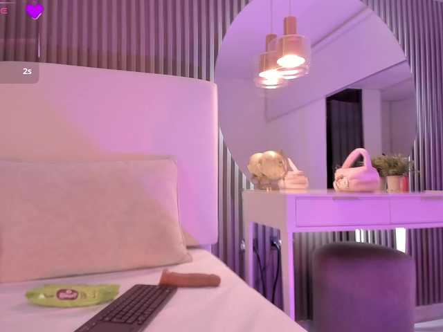 annie-clarkson live cam on BongaCams