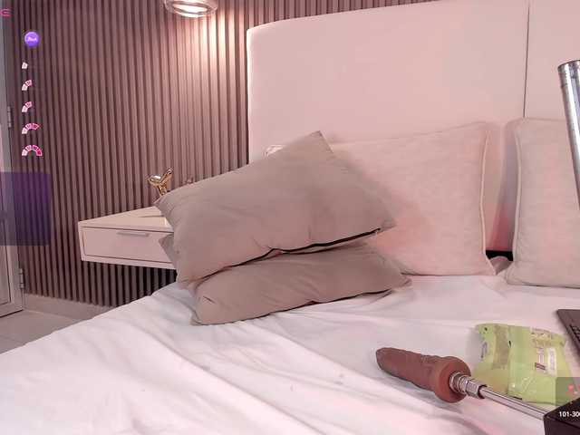 annie-clarkson live cam on BongaCams