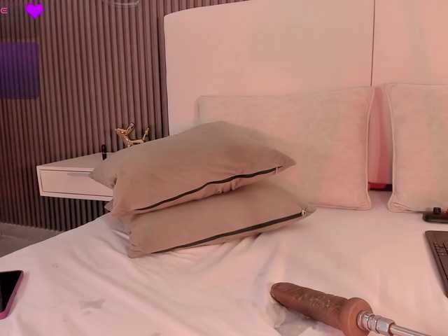 annie-clarkson live cam on BongaCams