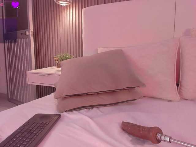annie-clarkson live cam on BongaCams