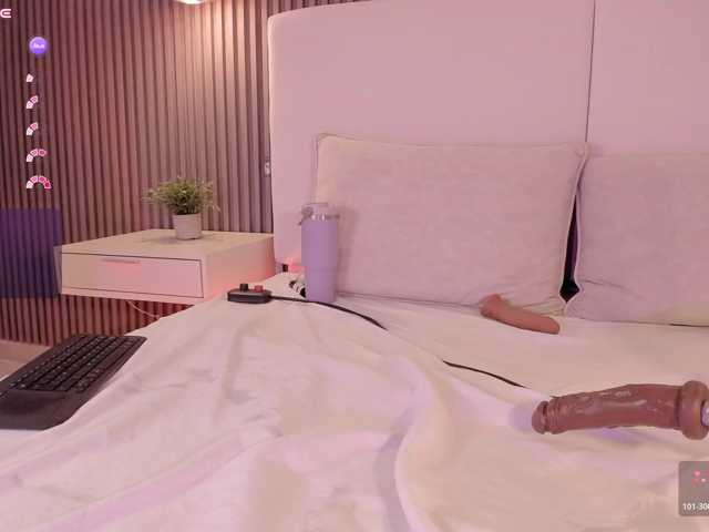 annie-clarkson live cam on BongaCams