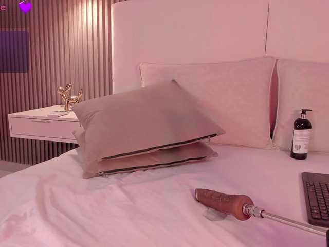 annie-clarkson live cam on BongaCams