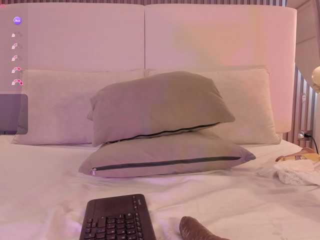 annie-clarkson live cam preview