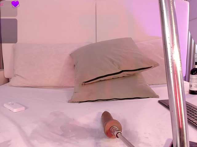 annie-clarkson live cam on BongaCams