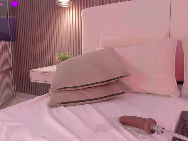 annie-clarkson live cam on BongaCams